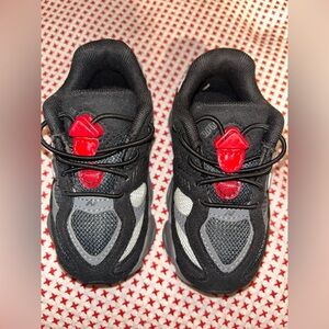 New Balance 9060 "Black/Castlerock" Toddler Boys' Shoes. Size 7